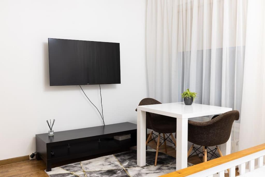 Modern & Cozy Place In The Very Heart Of Tallinn Extérieur photo